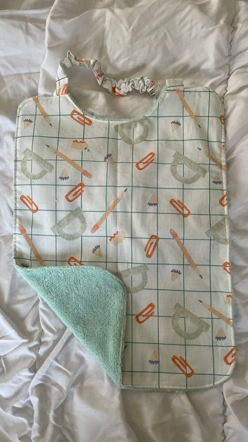 Bavoir/serviette géométrie